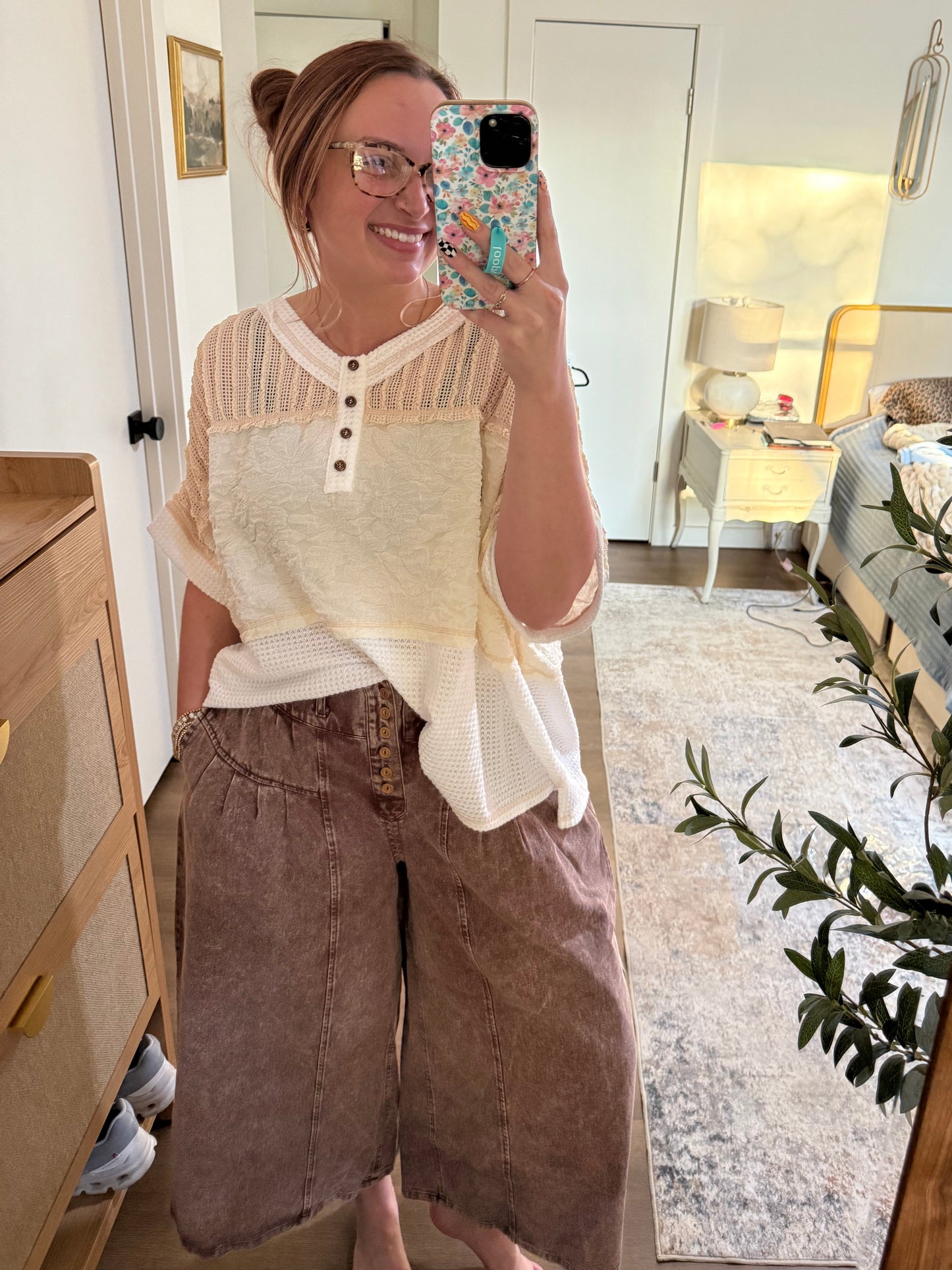 Wide Legged Jeans | Brown